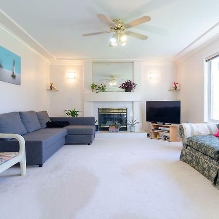 Great Guest Suite In A Gorgeous House Ню Уестминстър Екстериор снимка