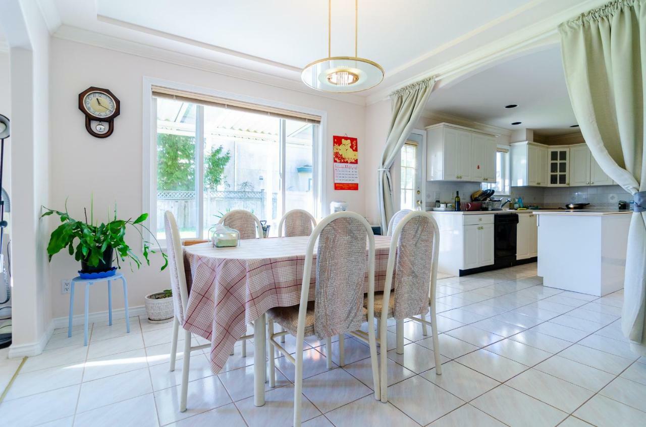 Great Guest Suite In A Gorgeous House Ню Уестминстър Екстериор снимка